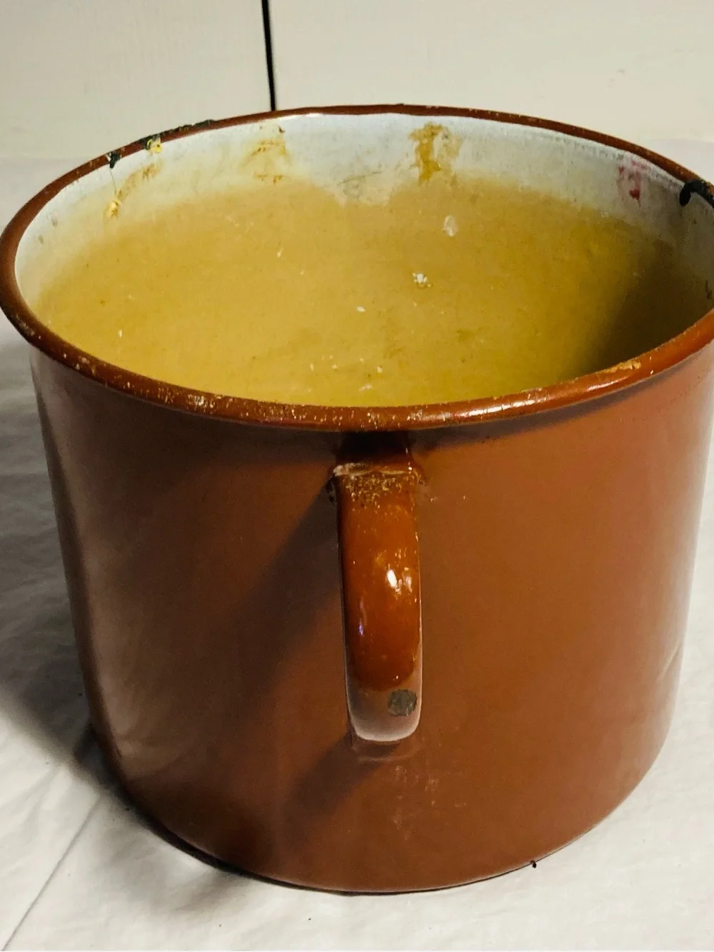 Large enamelware pot for preparing soups canning preserves etc… two handles